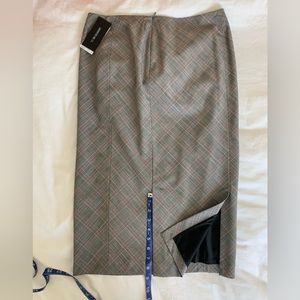 Lafayette 148 Virgin Wool gray plaid calf length pencil skirt size 8